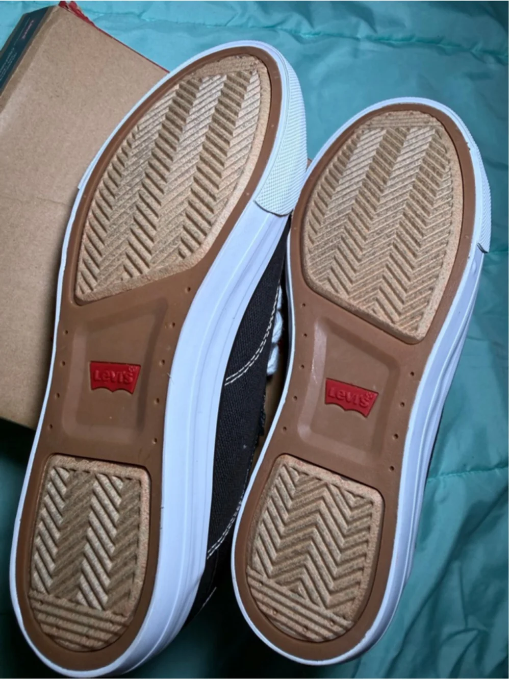 Women's Levi's Black & White Luna CT CVS Sneakers Size 8 - Picture 5 of 6
